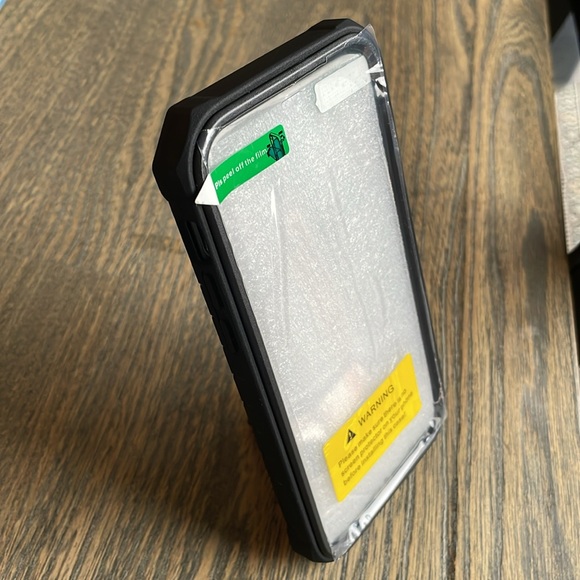 iPhone 12/12Pro standing phone case. - Picture 5 of 7